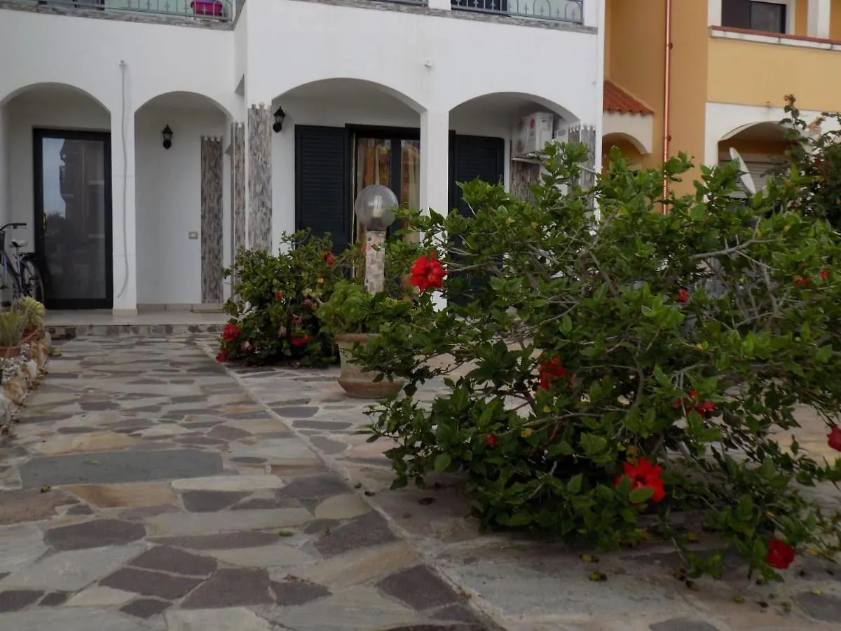Vakantiehuis Cabras, Vacanze A Due Passi Dal Mare Italië